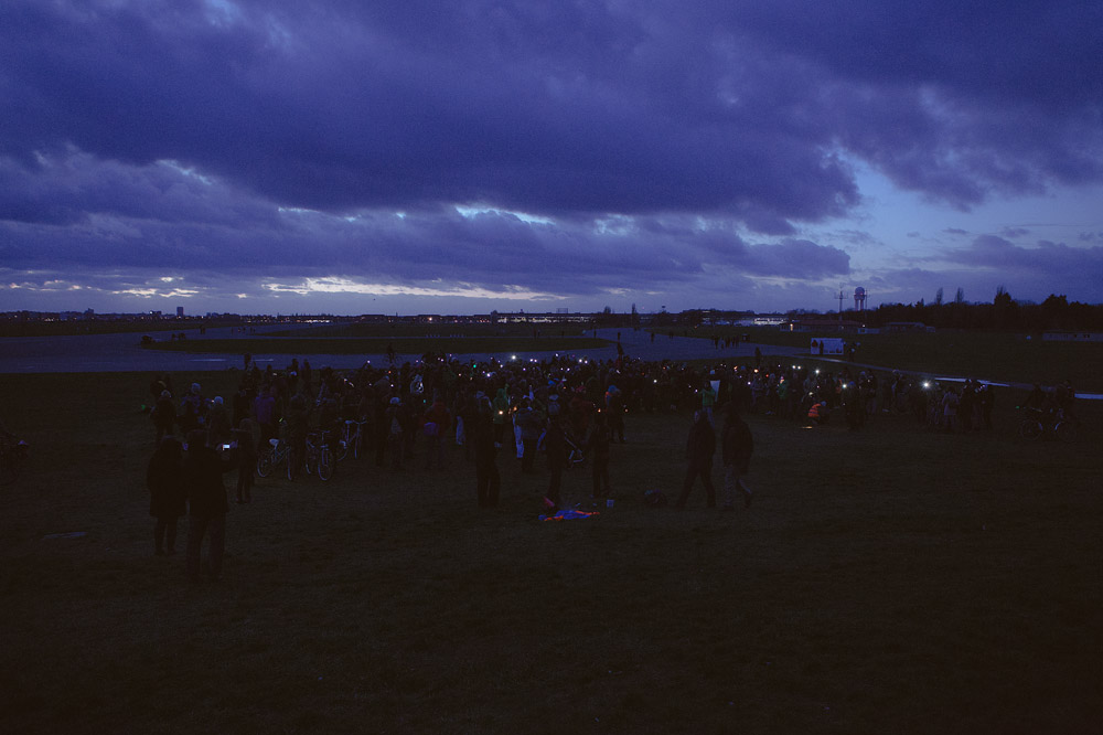 Light flash mob at Tempelhof in Berlin